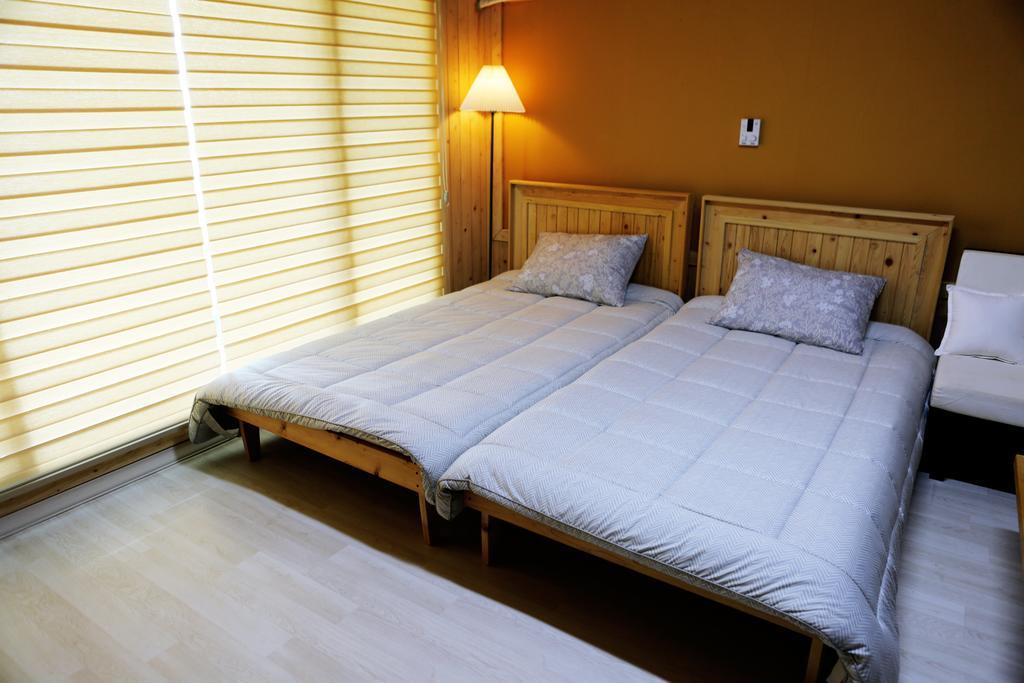Haevichi Pension Seogwipo Esterno foto