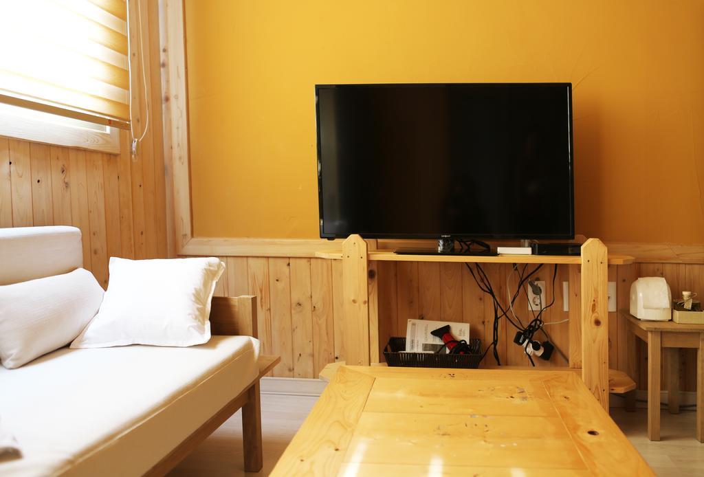 Haevichi Pension Seogwipo Esterno foto