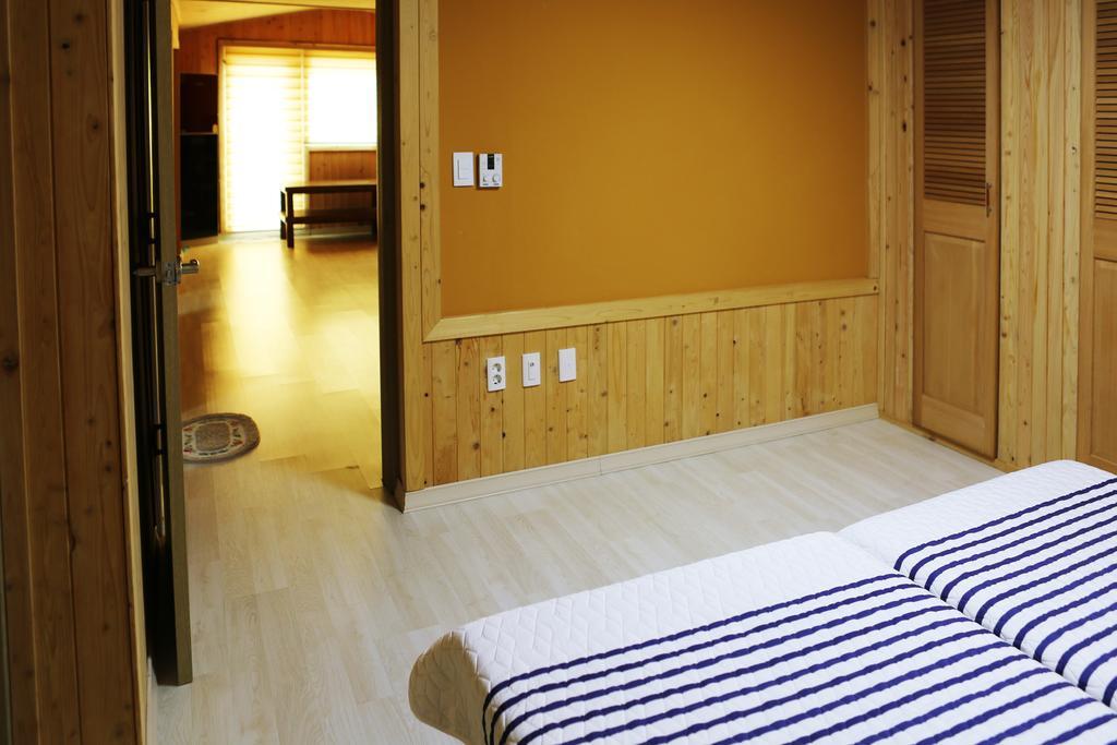 Haevichi Pension Seogwipo Esterno foto